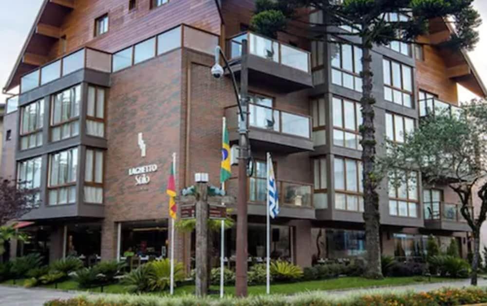 Hotel Laghetto Stilo Centro Gramado Exteriör bild Embassy of Greece in Bogotá