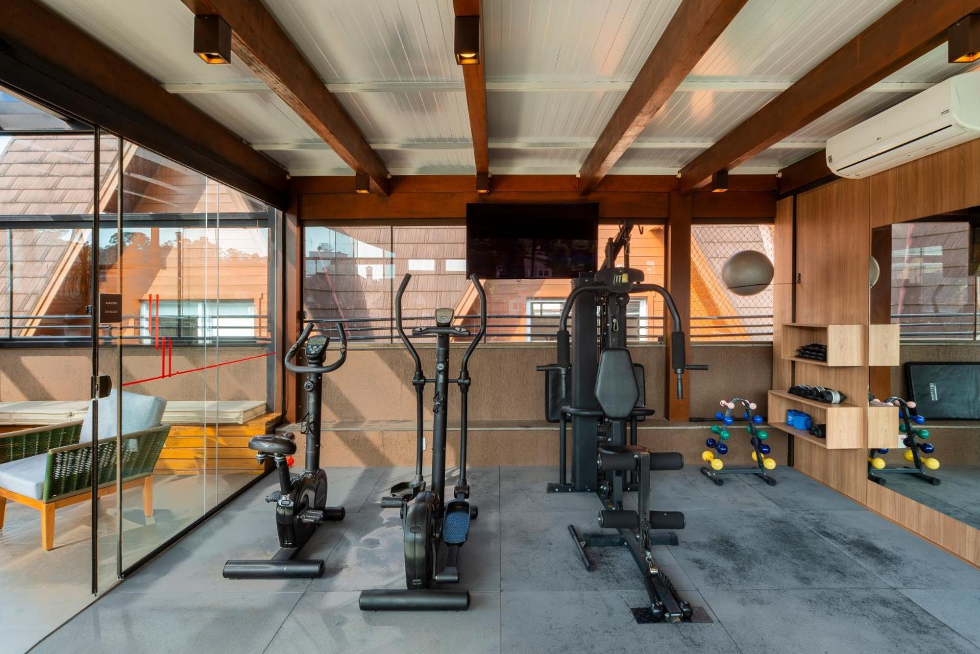 Hotel Laghetto Stilo Centro Gramado Exteriör bild The gym at the hotel